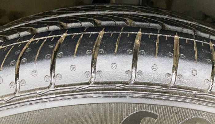 2018 Maruti Dzire ZXI PLUS AMT, Petrol, Automatic, 60,333 km, Right Front Tyre Tread