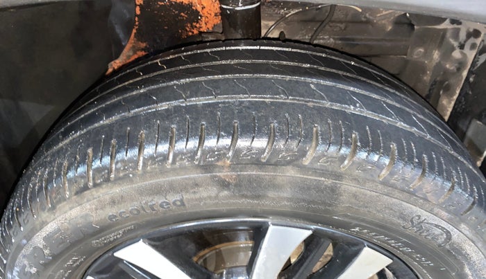 2020 Maruti Vitara Brezza VXI AT SHVS, Petrol, Automatic, 75,835 km, Right Front Tyre Tread