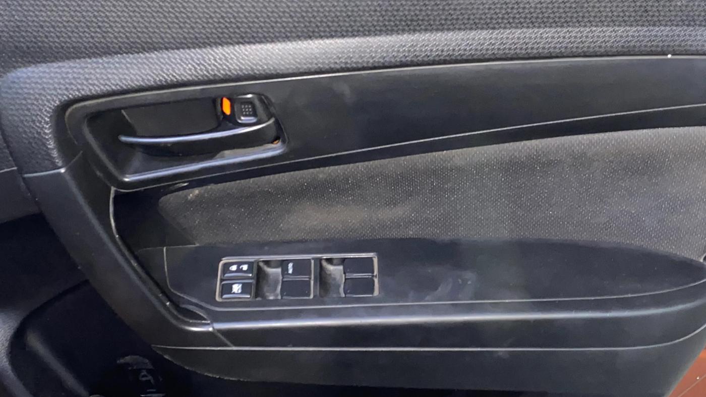 2020 Maruti Vitara Brezza VXI AT SHVS, Petrol, Automatic, 75,835 km, Driver Side Door Panels Control