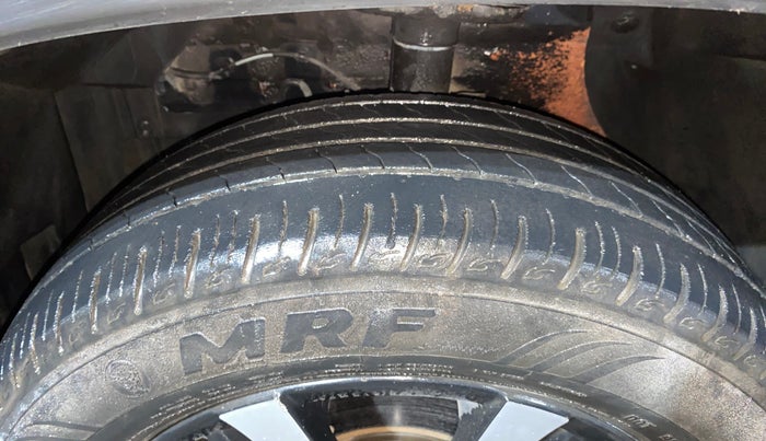 2020 Maruti Vitara Brezza VXI AT SHVS, Petrol, Automatic, 75,835 km, Left Front Tyre Tread