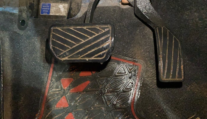 2020 Maruti Vitara Brezza VXI AT SHVS, Petrol, Automatic, 75,835 km, Pedals