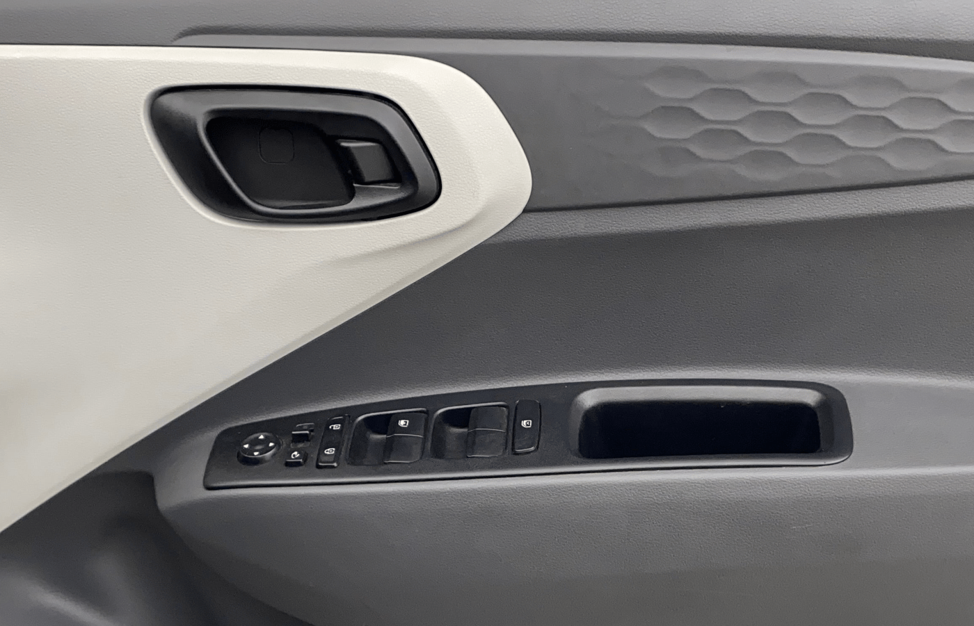 2020 Hyundai GRAND I10 NIOS MAGNA CORPORATE EDITION AMT 1.2 KAPPA VTVT, Petrol, Automatic, 66,083 km, Driver Side Door Panels Control