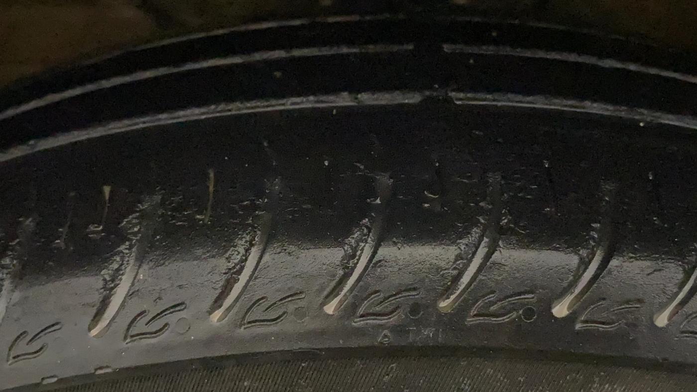2024 Maruti Swift VXi, Petrol, Manual, 42,012 km, Left Front Tyre Tread