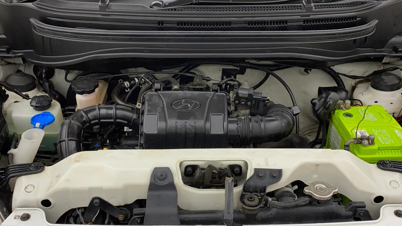 2018 Hyundai Eon MAGNA +, Petrol, Manual, 15,357 km, Engine View