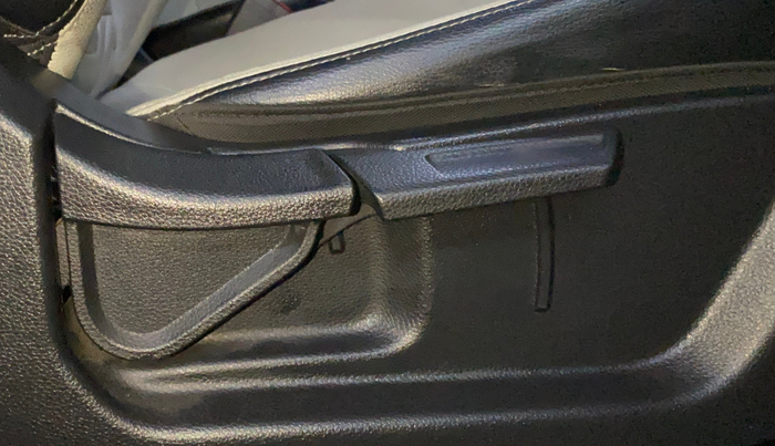 2022 KIA SONET HTX PLUS 1.0 IMT, Petrol, Manual, 65,768 km, Driver Side Adjustment Panel