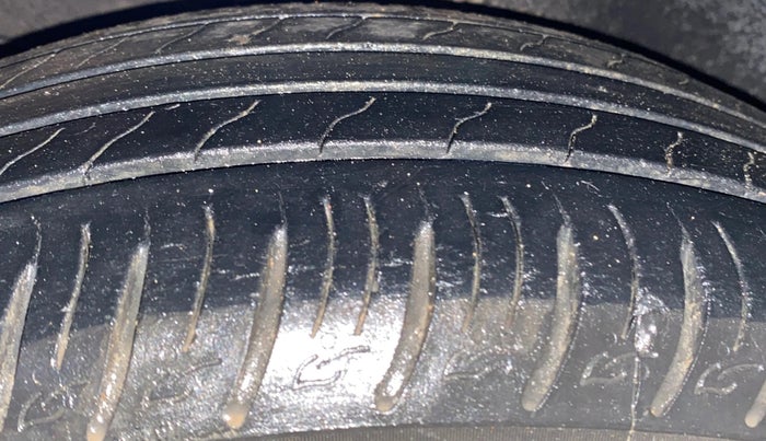 2022 KIA SONET HTX PLUS 1.0 IMT, Petrol, Manual, 65,768 km, Right Front Tyre Tread