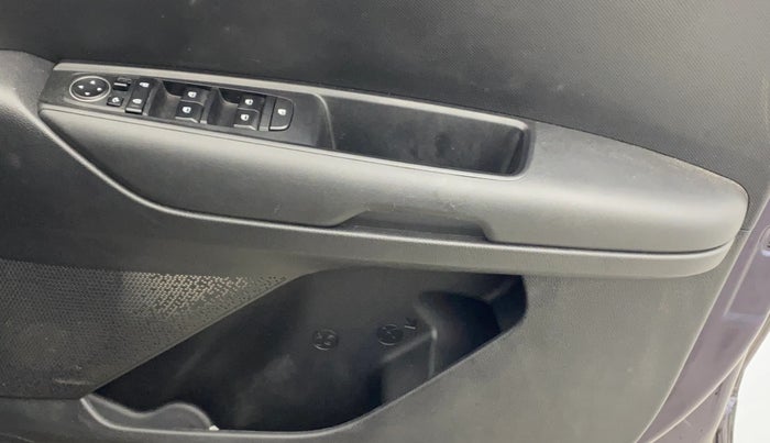 2024 KIA SONET HTX PLUS 1.0 TURBO PETROL IMT, Petrol, Manual, 33,565 km, Driver Side Door Panels Control