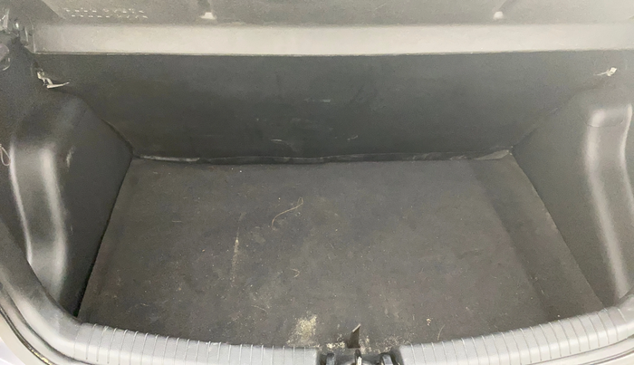 2017 Hyundai Grand i10 MAGNA 1.2 KAPPA VTVT, Petrol, Manual, 57,995 km, Boot Inside