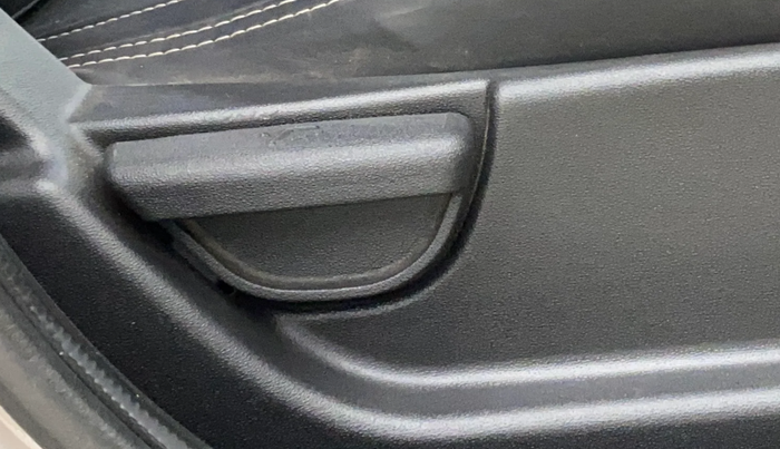 2012 Hyundai i20 SPORTZ 1.2, Petrol, Manual, 89,094 km, Driver Side Adjustment Panel