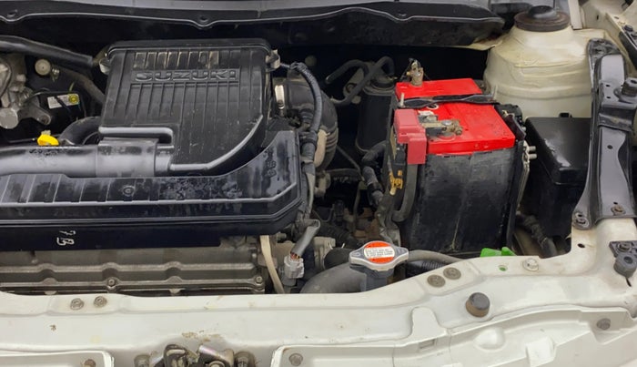 2014 Maruti Swift VXI, Petrol, Manual, 1,06,526 km, Engine View - Left