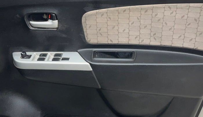 2014 Maruti Wagon R 1.0 VXI, Petrol, Manual, 62,301 km, Driver Side Door Panels Control