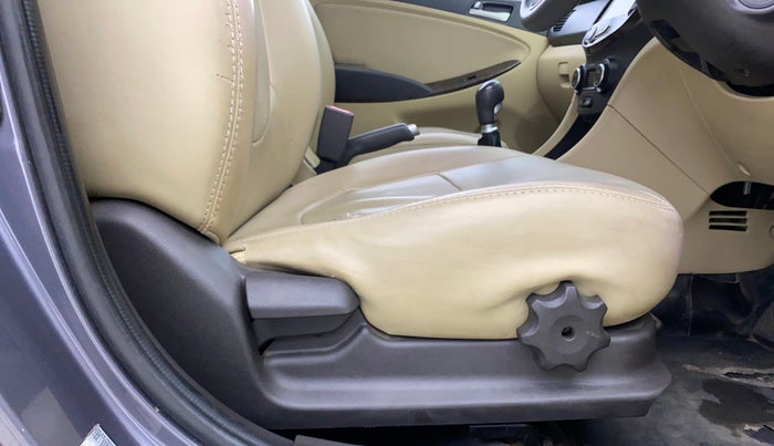 2016 Hyundai Verna 1.6 VTVT SX, Petrol, Manual, 39,219 km, Driver Side Adjustment Panel