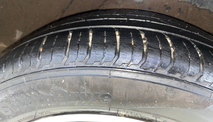 2016 Hyundai Verna 1.6 VTVT SX, Petrol, Manual, 39,219 km, Left Rear Tyre Tread