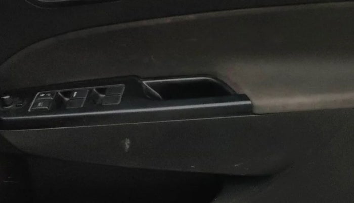 2017 Maruti Swift ZDI, Diesel, Manual, 85,357 km, Driver Side Door Panels Control