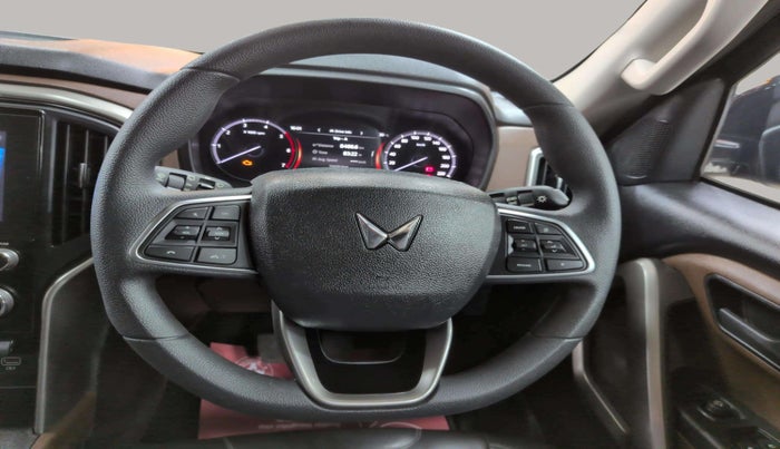 2024 Mahindra SCORPIO-N Z6 DIESEL MT 2WD 7 STR, Diesel, Manual, 14,199 km, Steering Wheel Close Up