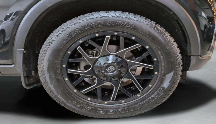 2024 Mahindra SCORPIO-N Z6 DIESEL MT 2WD 7 STR, Diesel, Manual, 14,199 km, Right Front Wheel