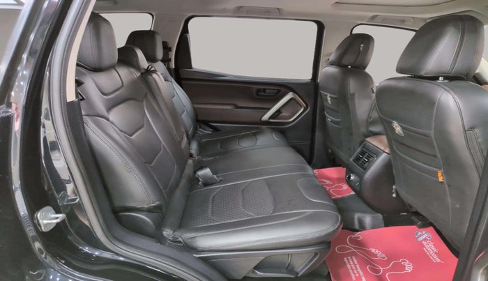 2024 Mahindra SCORPIO-N Z6 DIESEL MT 2WD 7 STR, Diesel, Manual, 14,199 km, Right Side Rear Door Cabin