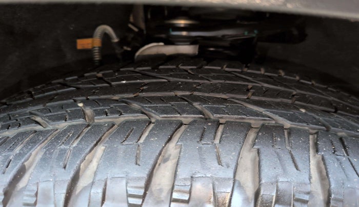 2024 Mahindra SCORPIO-N Z6 DIESEL MT 2WD 7 STR, Diesel, Manual, 14,199 km, Right Front Tyre Tread