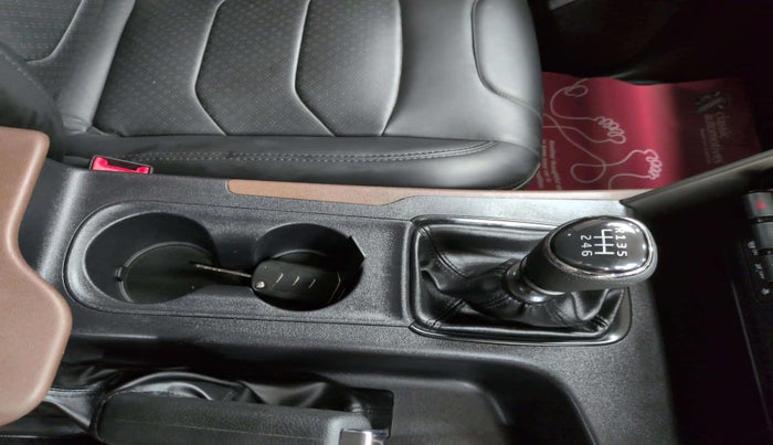 2024 Mahindra SCORPIO-N Z6 DIESEL MT 2WD 7 STR, Diesel, Manual, 14,199 km, Gear Lever