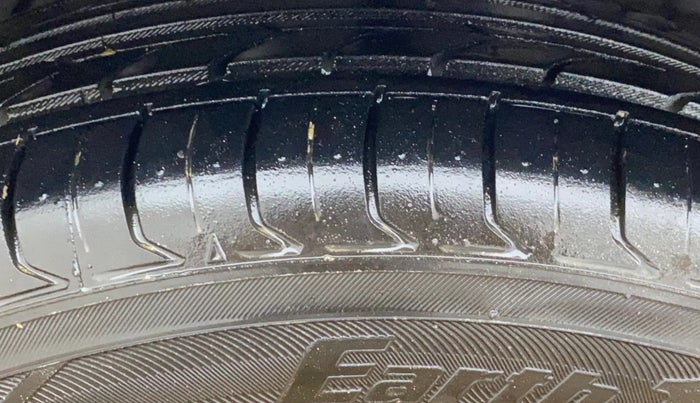 2016 Ford Ecosport TITANIUM 1.5L DIESEL, Diesel, Manual, 78,199 km, Left Front Tyre Tread