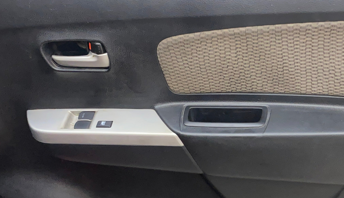 2014 Maruti Wagon R 1.0 LXI, Petrol, Manual, 93,285 km, Driver Side Door Panels Control
