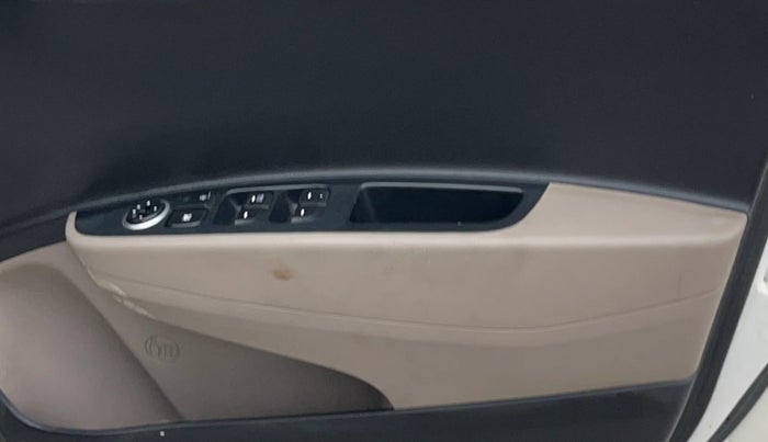 2015 Hyundai Grand i10 MAGNA 1.2 KAPPA VTVT, Petrol, Manual, 42,111 km, Driver Side Door Panels Control