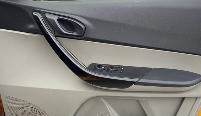2018 Tata Tiago XT PETROL, Petrol, Manual, 42,758 km, Driver Side Door Panels Control