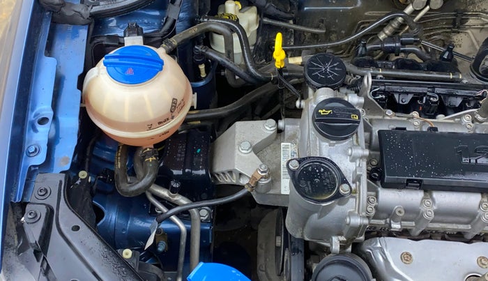 2017 Volkswagen Ameo COMFORTLINE 1.2L, Petrol, Manual, 1,22,241 km, Engine View - Right