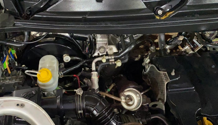 2017 Mahindra TUV300 T6, Diesel, Manual, 20,374 km, Engine View - Right