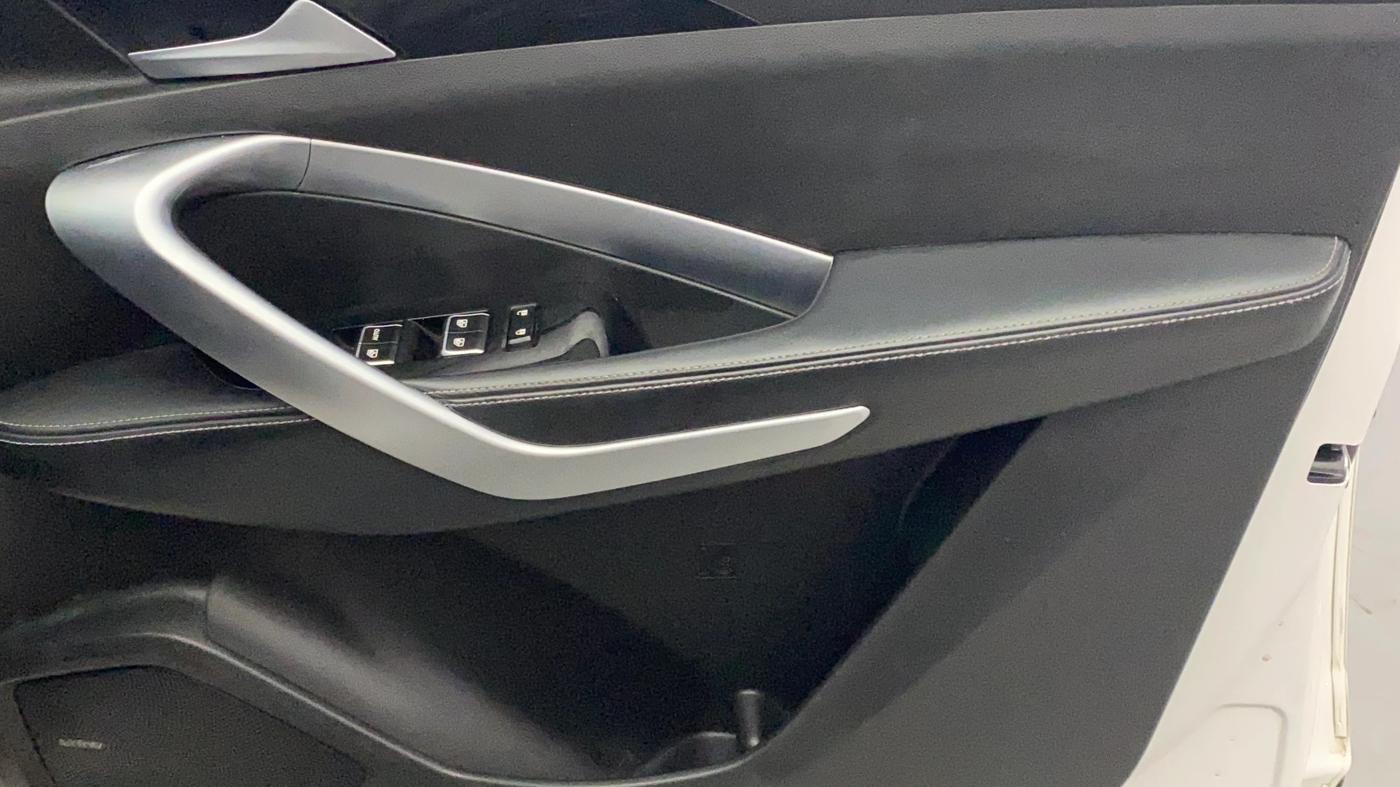 2021 MG HECTOR SHARP 2.0 DIESEL DUAL TONE, Diesel, Manual, 90,837 km, Driver Side Door Panels Control