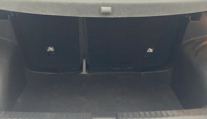 2023 Skoda KUSHAQ STYLE 1.0L TSI MT, Petrol, Manual, 37,039 km, Boot Inside