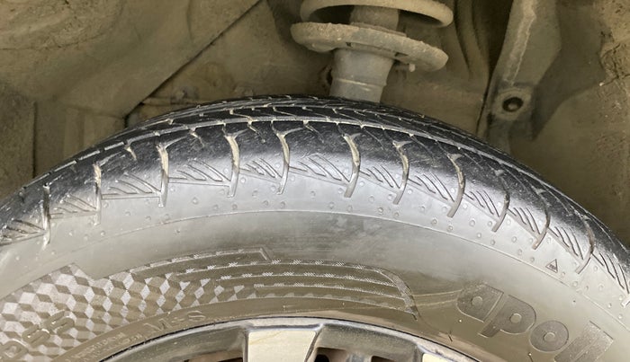 2020 Maruti Vitara Brezza VXI AT SHVS, Petrol, Automatic, 68,312 km, Left Front Tyre Tread