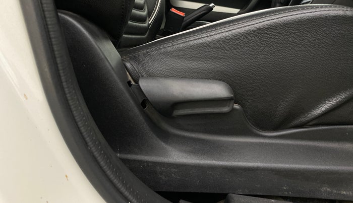 2020 Maruti Vitara Brezza VXI AT SHVS, Petrol, Automatic, 68,312 km, Driver Side Adjustment Panel