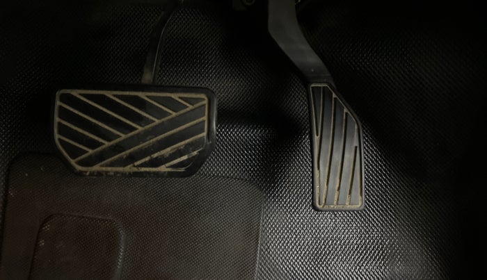 2020 Maruti Vitara Brezza VXI AT SHVS, Petrol, Automatic, 68,312 km, Pedals