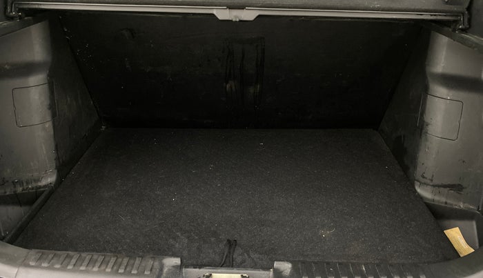 2020 Maruti Vitara Brezza VXI AT SHVS, Petrol, Automatic, 68,312 km, Boot Inside