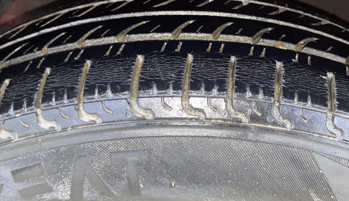 2015 Hyundai Grand i10 SPORTZ 1.2 KAPPA VTVT, Petrol, Manual, 43,167 km, Left Front Tyre Tread