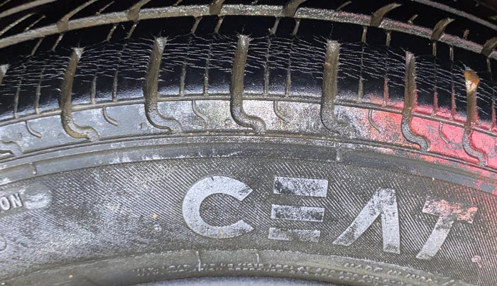 2015 Hyundai Grand i10 SPORTZ 1.2 KAPPA VTVT, Petrol, Manual, 43,167 km, Right Front Tyre Tread