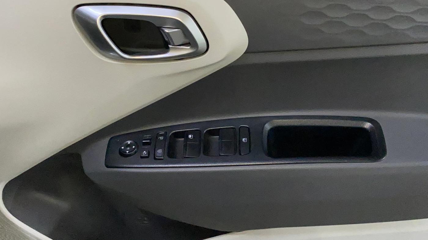 2021 Hyundai GRAND I10 NIOS SPORTZ 1.2 KAPPA VTVT, Petrol, Manual, 13,838 km, Driver Side Door Panels Control