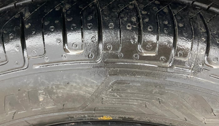 2015 Maruti Alto K10 VXI AMT, Petrol, Automatic, 52,702 km, Right Front Tyre Tread