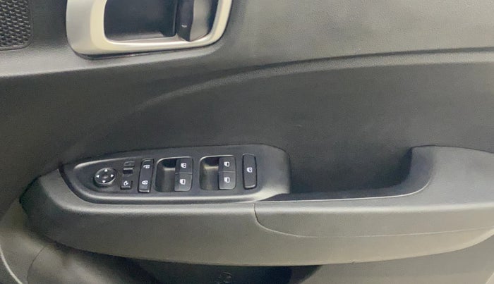 2021 Hyundai VENUE SX 1.0 TURBO, Petrol, Manual, 14,878 km, Driver Side Door Panels Control