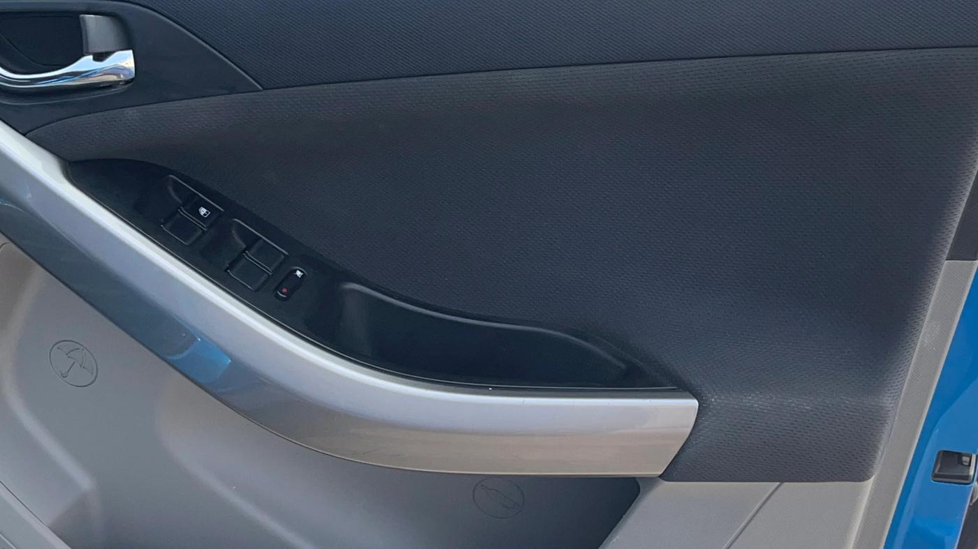 2019 Tata NEXON XZ PLUS PETROL DUAL TONE, Petrol, Manual, 57,328 km, Driver Side Door Panels Control
