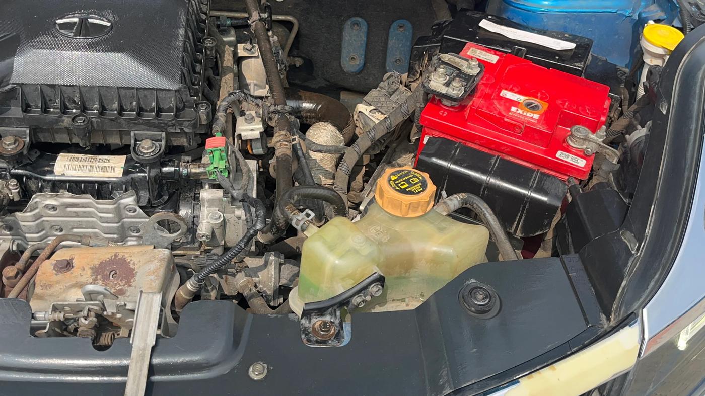 2019 Tata NEXON XZ PLUS PETROL DUAL TONE, Petrol, Manual, 57,328 km, Engine View - Left
