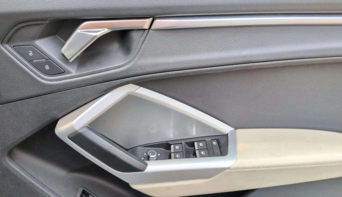 2023 Audi Q3 40 TFSI S line, Petrol, Automatic, 28,743 km, Driver Side Door Panels Control