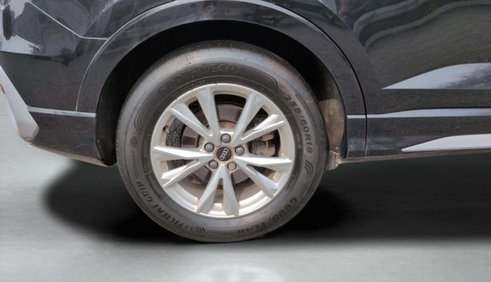 2023 Audi Q3 40 TFSI S line, Petrol, Automatic, 28,743 km, Right Rear Wheel