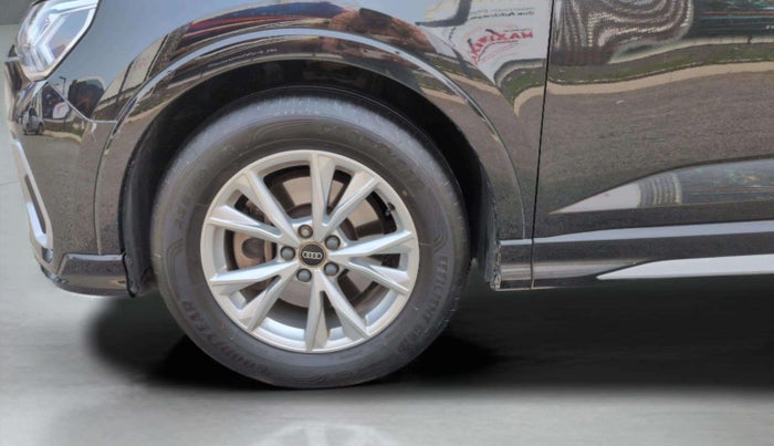 2023 Audi Q3 40 TFSI S line, Petrol, Automatic, 28,743 km, Left Front Wheel