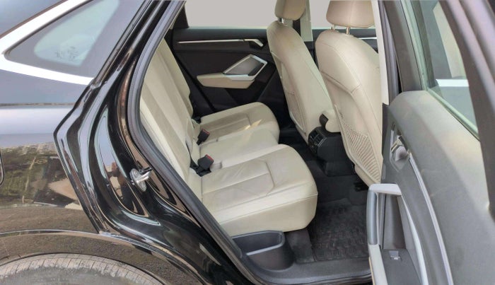 2023 Audi Q3 40 TFSI S line, Petrol, Automatic, 28,743 km, Right Side Rear Door Cabin