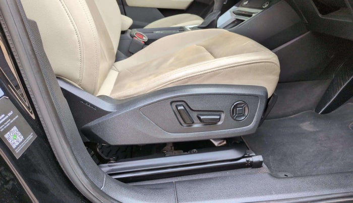 2023 Audi Q3 40 TFSI S line, Petrol, Automatic, 28,743 km, Driver Side Adjustment Panel