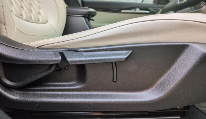 2020 KIA SELTOS HTX IVT 1.5 PETROL, Petrol, Automatic, 47,476 km, Driver Side Adjustment Panel