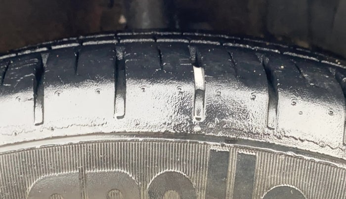 2018 Maruti Baleno ZETA PETROL 1.2, Petrol, Manual, 15,875 km, Right Front Tyre Tread