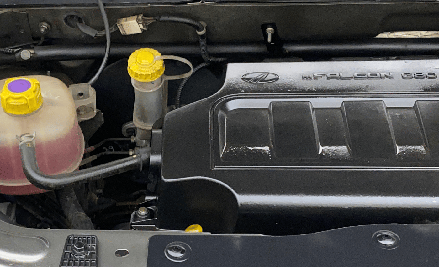 2017 Mahindra Kuv100 K4 6 STR, Petrol, Manual, 23,446 km, Engine View - Right